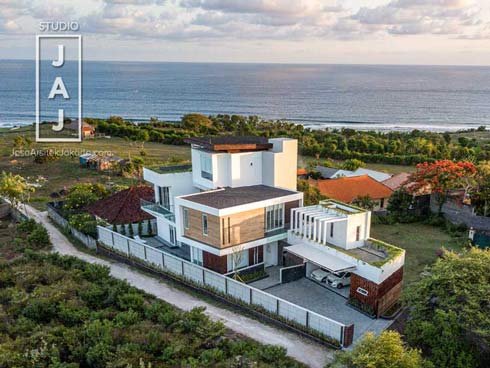 Desain Rumah Tinggal 3 Lantai 590 m2 Di Kuta Selatan, Bali